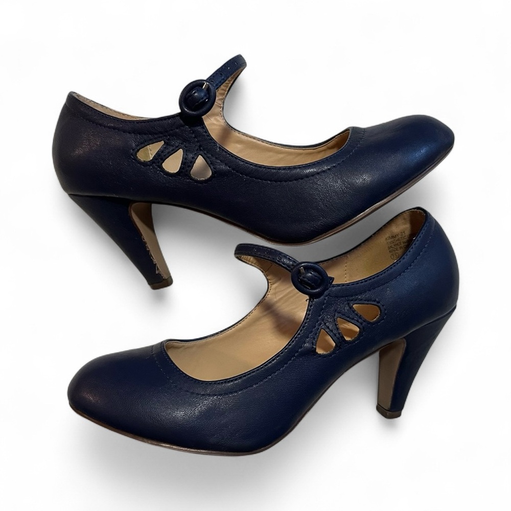 Chase + Chloe ✨ Navy Blue Heels w/ Strap – Chic & Comfy! Size 7 1/2
